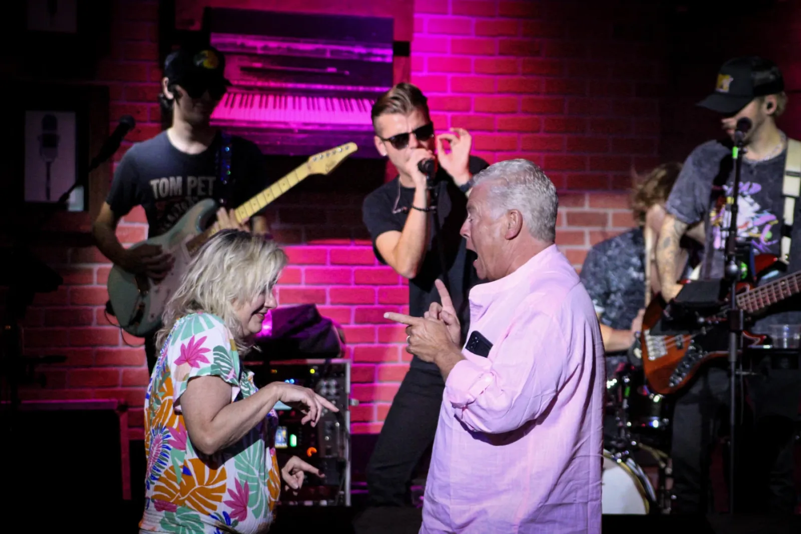Hogg Daddy's Beach Bar & Grill photo
